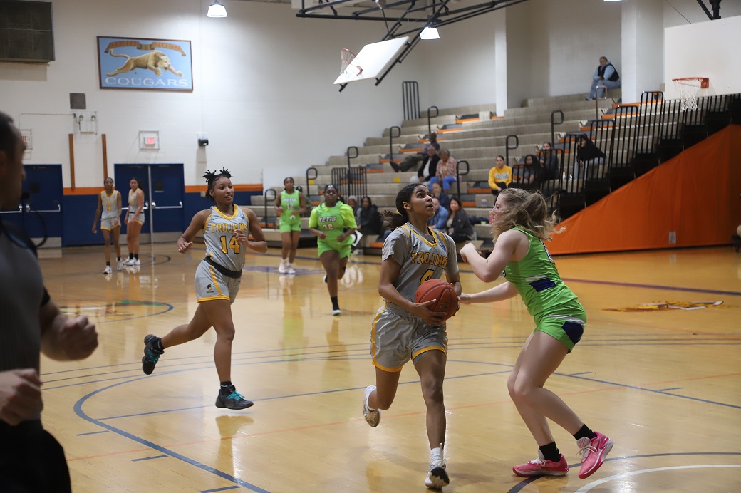 women's basketball against cleveland CC